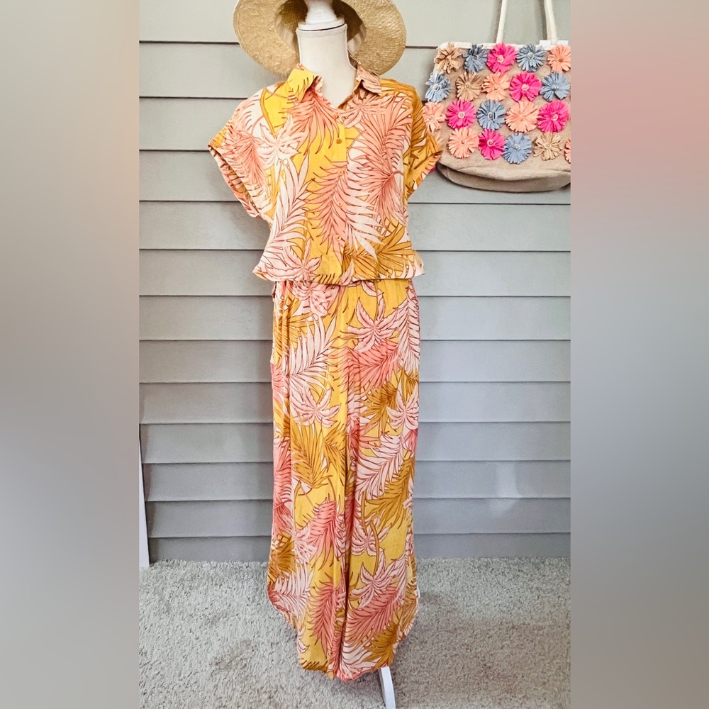 Tahari Pink and Yellow Tropical 2 piece set with button down top and pants